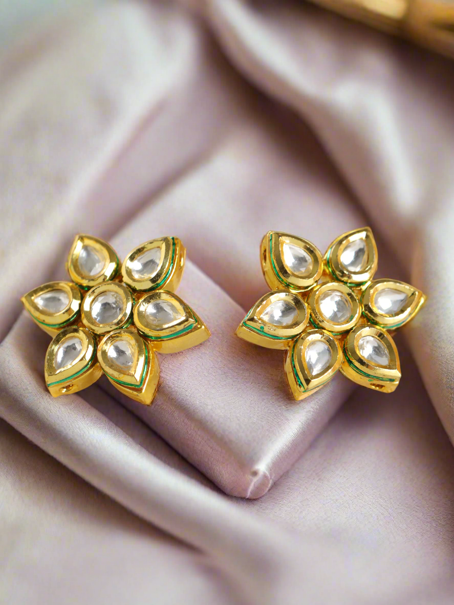 Gold-Toned & Kundan Studded Floral Studs Earrings