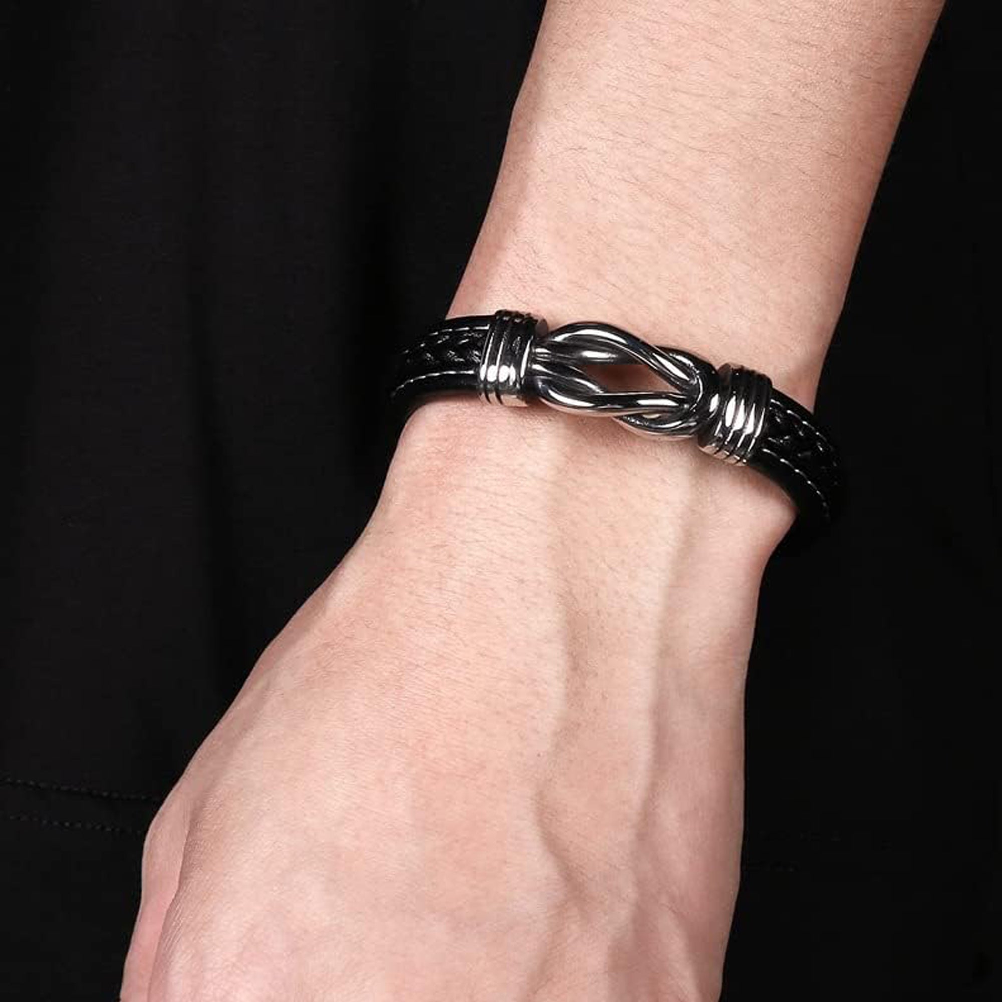 Jazz and Sizzle Men Black & Silver-Toned Oxidized Bangle-Style Bracelet