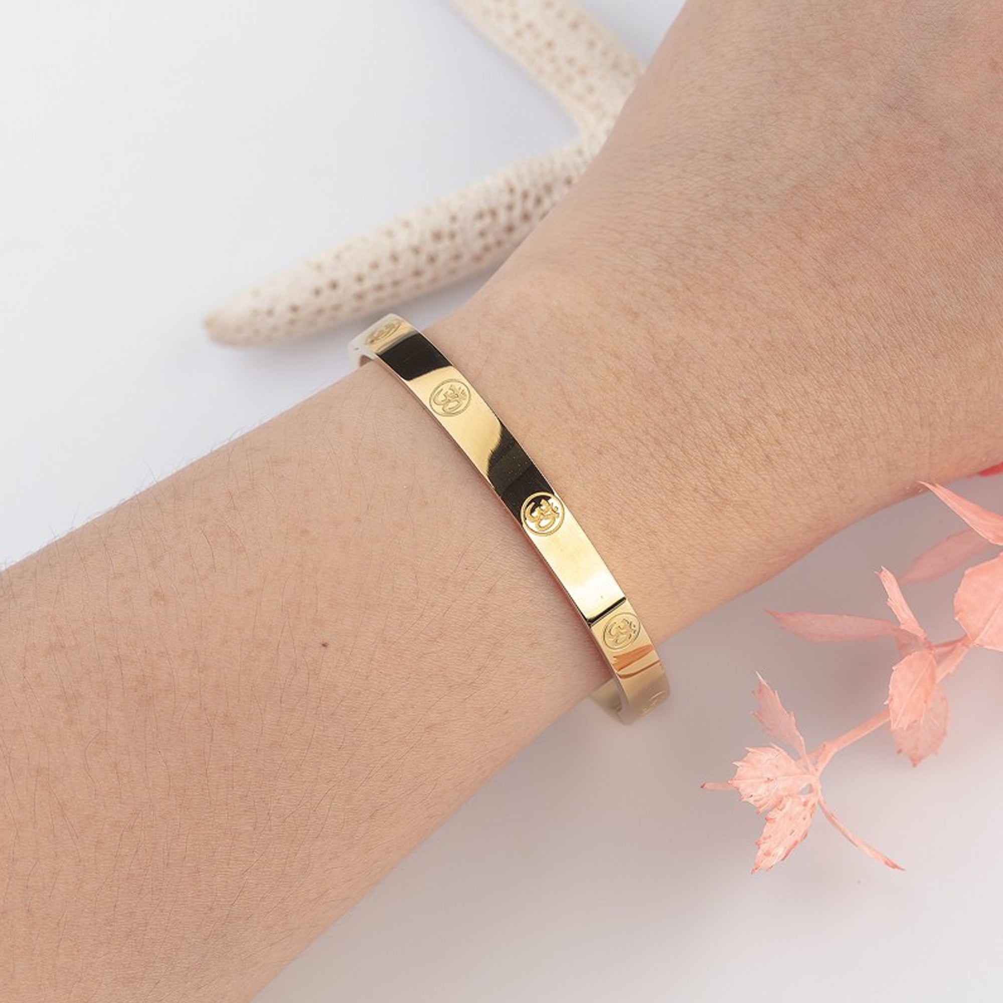 Jazz and Sizzle Men Temple Gold-Plated Kada Bracelet