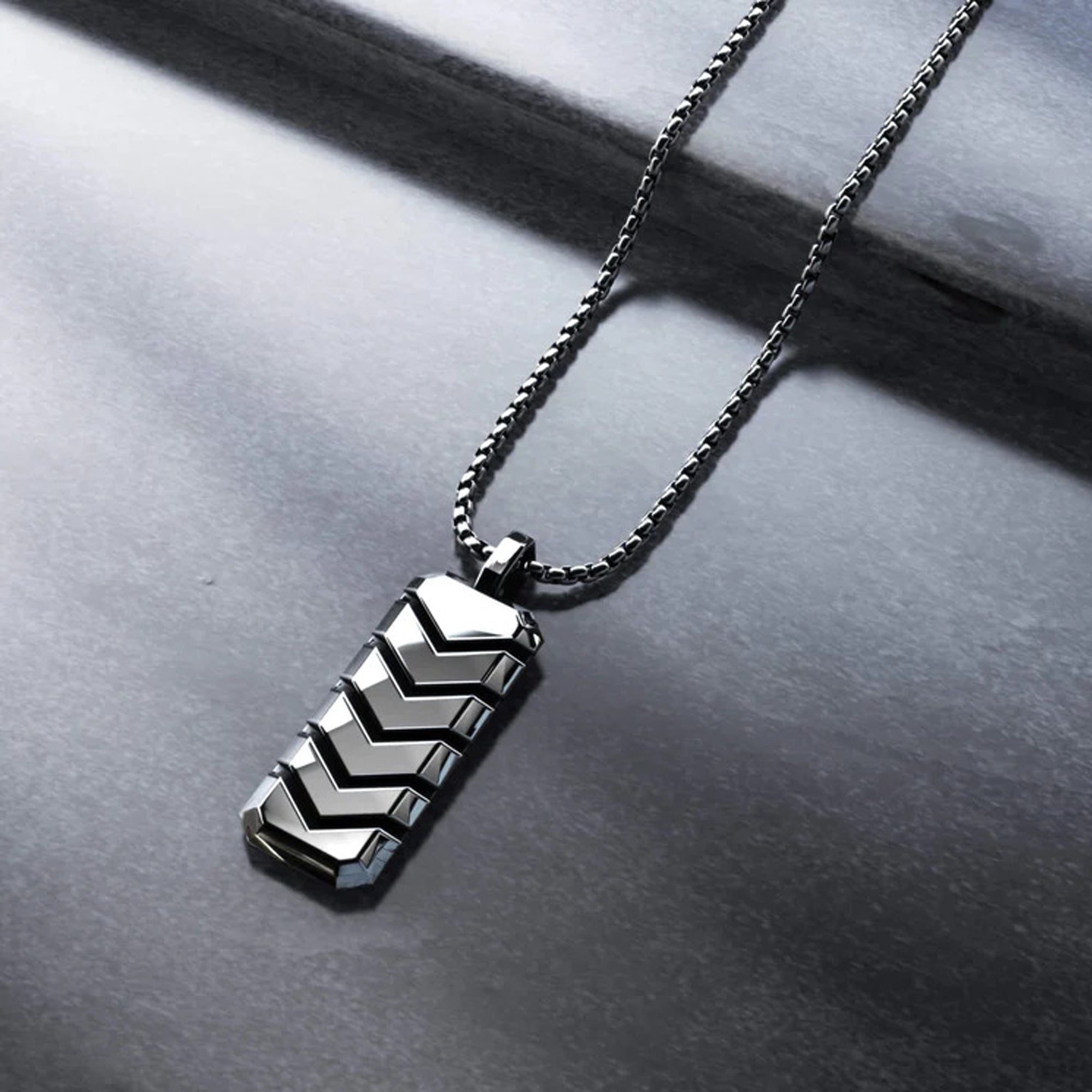 Jazz And Sizzle 18 KT Silver Plated Textured Chain For Men