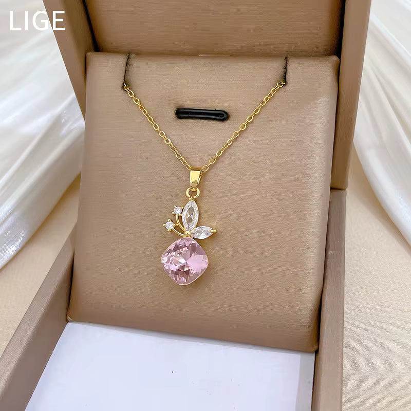 Stylish Gold Plated Knot Pattern Necklace