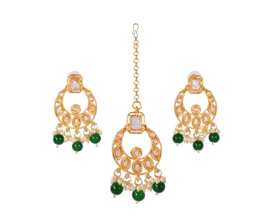 Gold-Plated Green Kundan Studded & Pearl Beaded Necklace & Chandbali Earrings Choker Set with Mangtikka