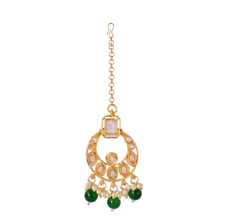 Gold-Plated Green Kundan Studded & Pearl Beaded Necklace & Chandbali Earrings Choker Set with Mangtikka
