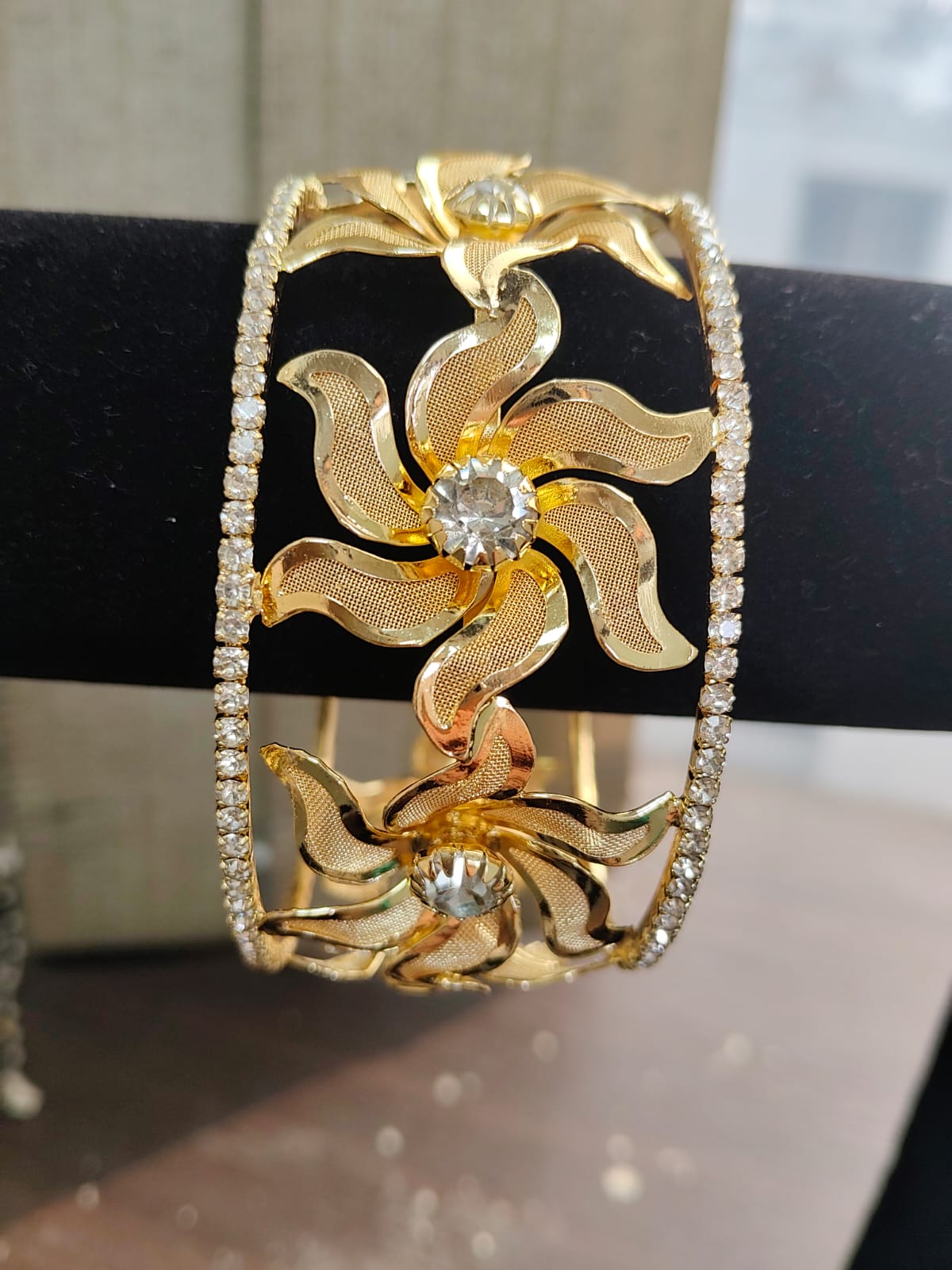 Jazz And Sizzle Set Of 1 Gold Plated Artificial Stone Studded & Pearl Beaded Bangles