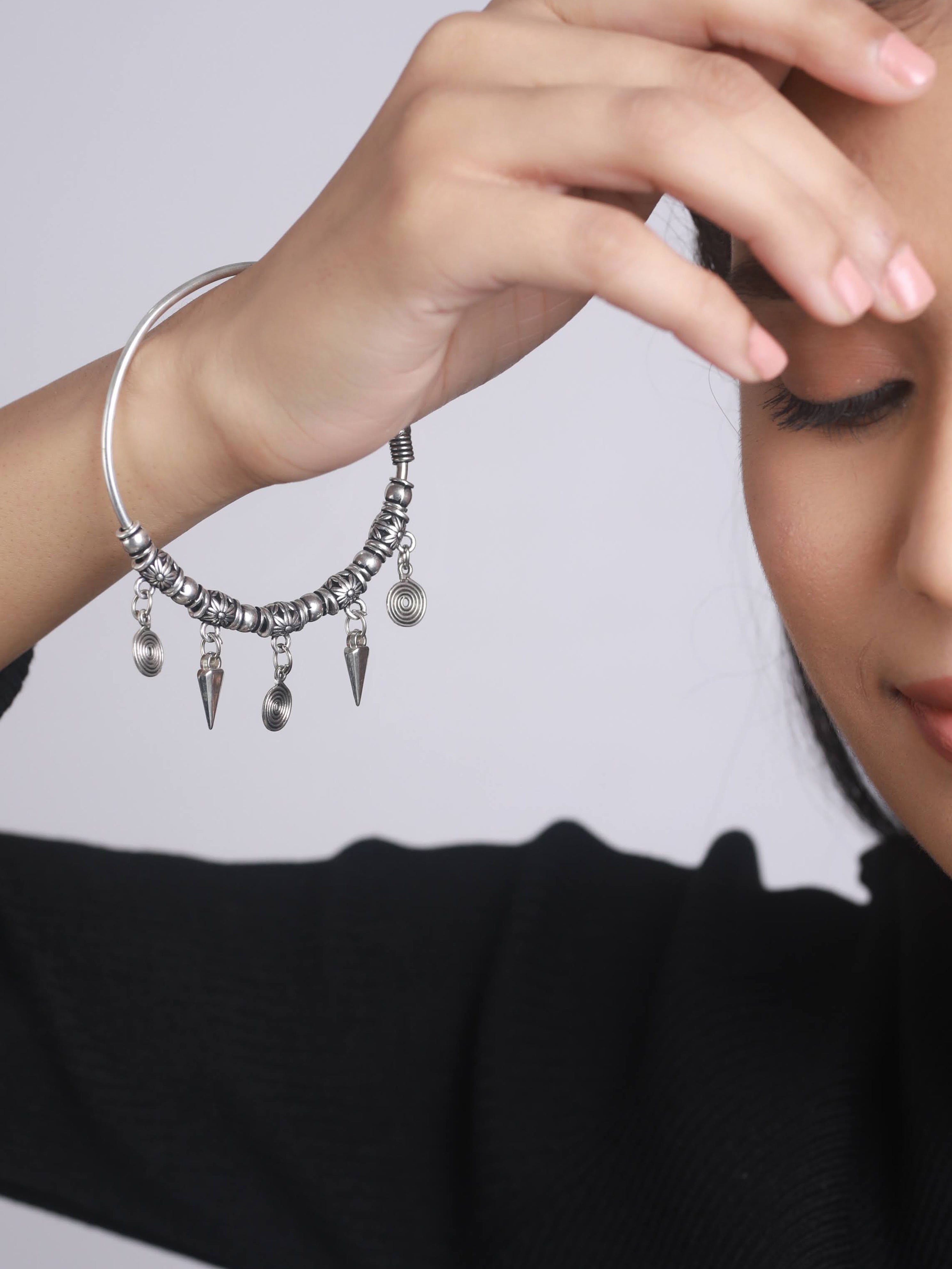 Women Oxidised Silver-Toned & Oxidised Tribal Brass Circular & Diamond Shaped Charm Bracelet - Jazzandsizzle