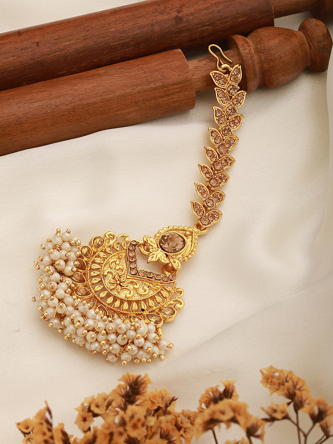 Gold-Plated White Kundan Studded & Pearl Beaded Maang Tikka - Jazzandsizzle