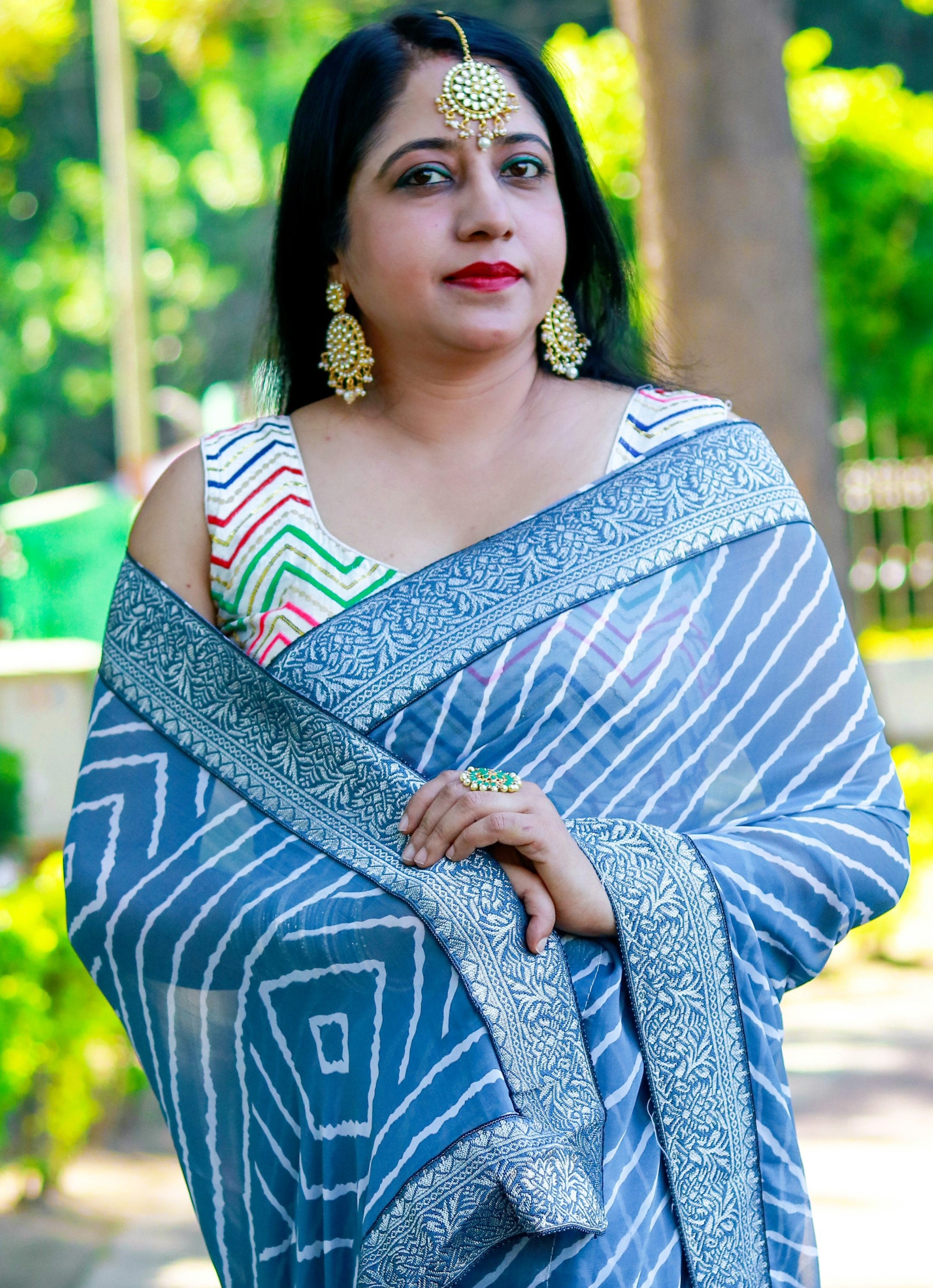 Gold Plated Kundan Studded & Pearl Beaded Earring With Manngtikka