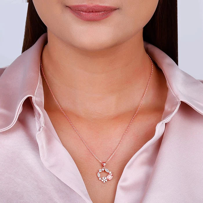 ose Gold Drop Wreath Pendant With Link Chain