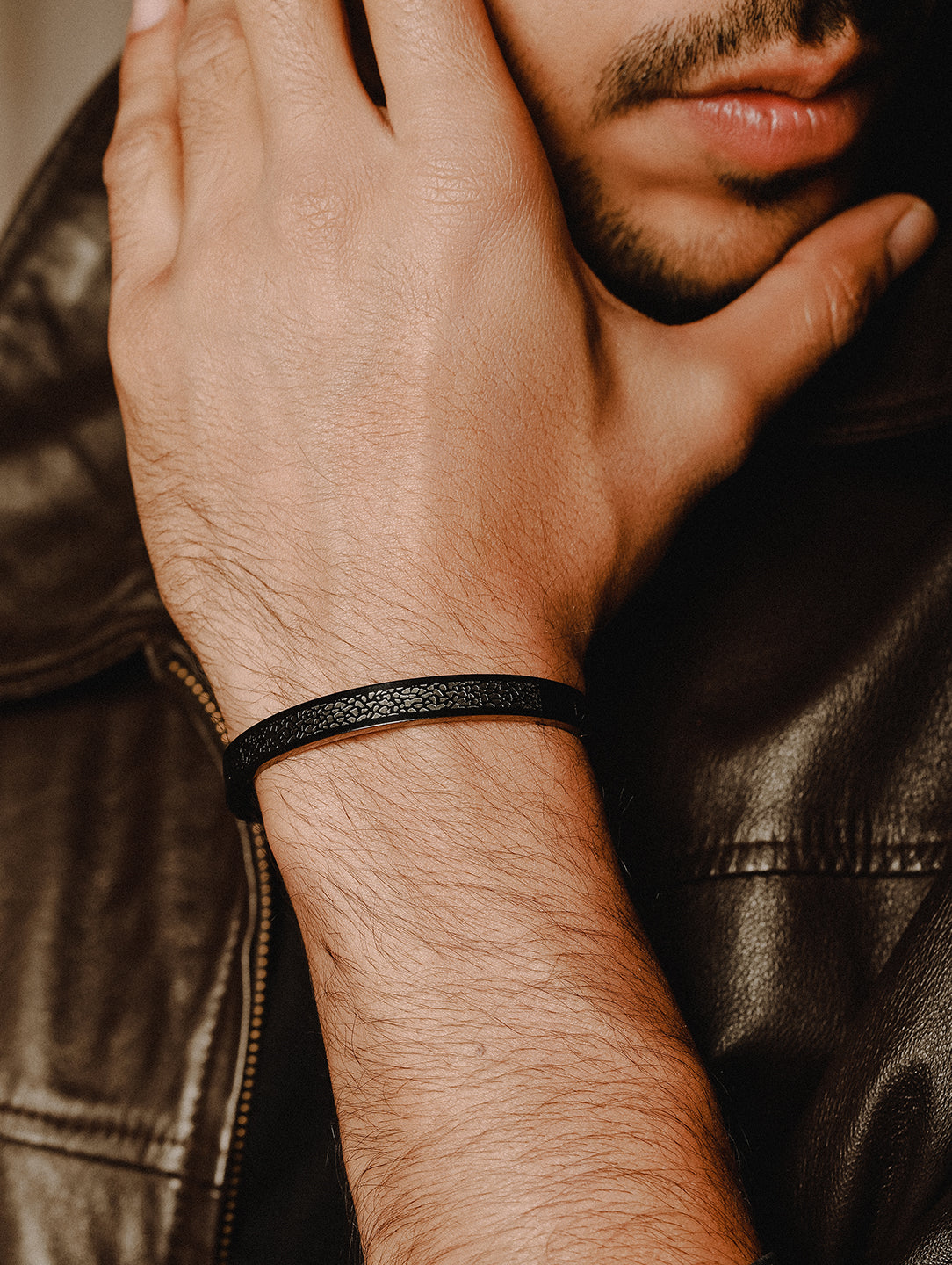 Men'S Black Stainless Steel Abstract Print Kada Bracelet