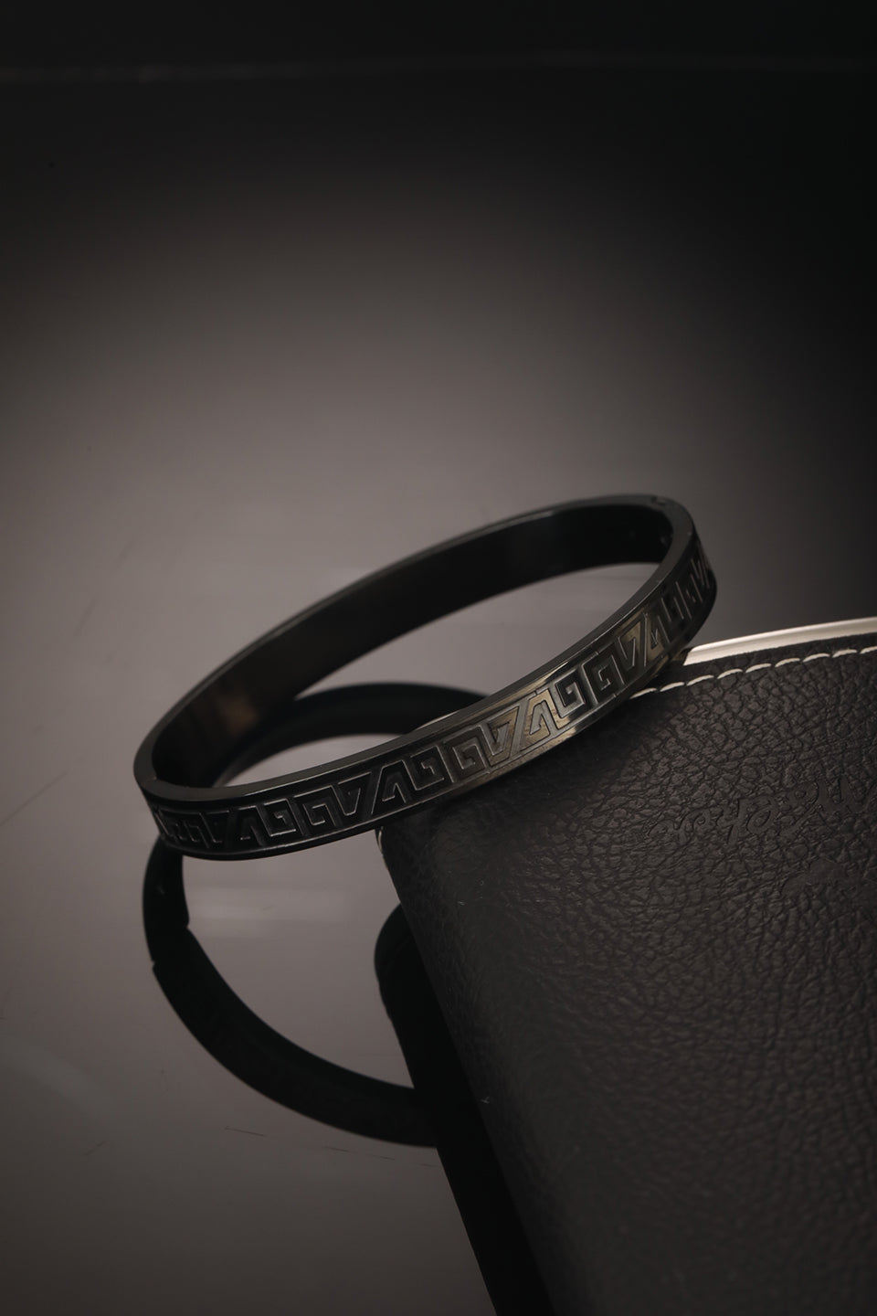 Jazz And Sizzle Men's Men Black Stainless Steel Kada Bracelet - Jazzandsizzle