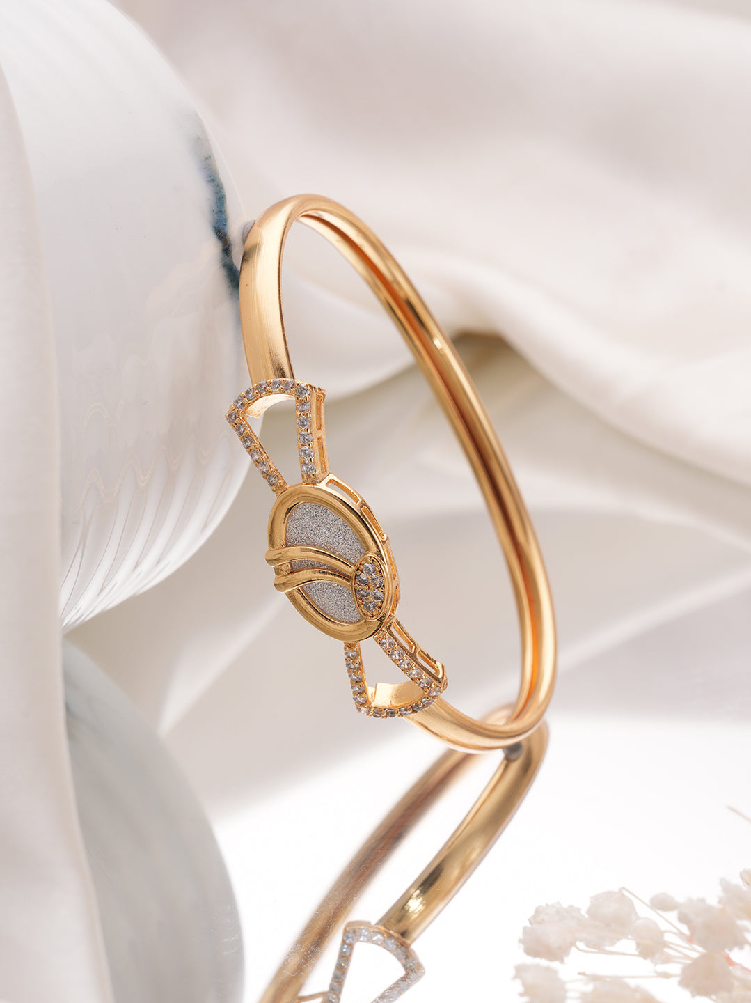 Gold-Plated Adjustable Bangles type Bracelet