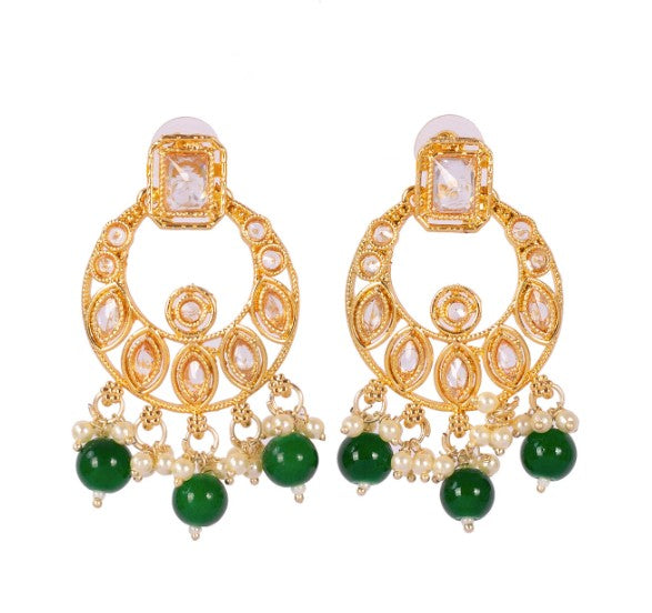 Gold-Plated Green Kundan Studded & Pearl Beaded Necklace & Chandbali Earrings Choker Set with Mangtikka