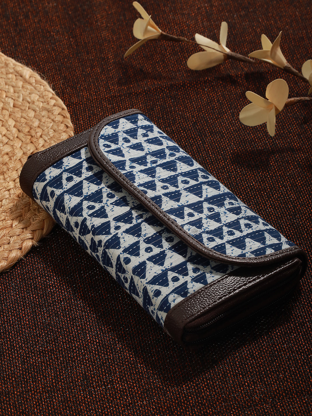 Women Abstract-Printed Wallets