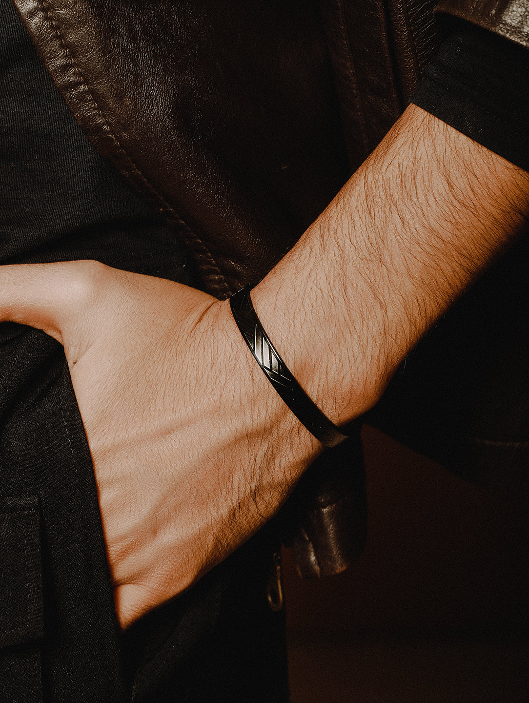 Men'S Men Black Stainless Steel Triangle Print Kada Bracelet
