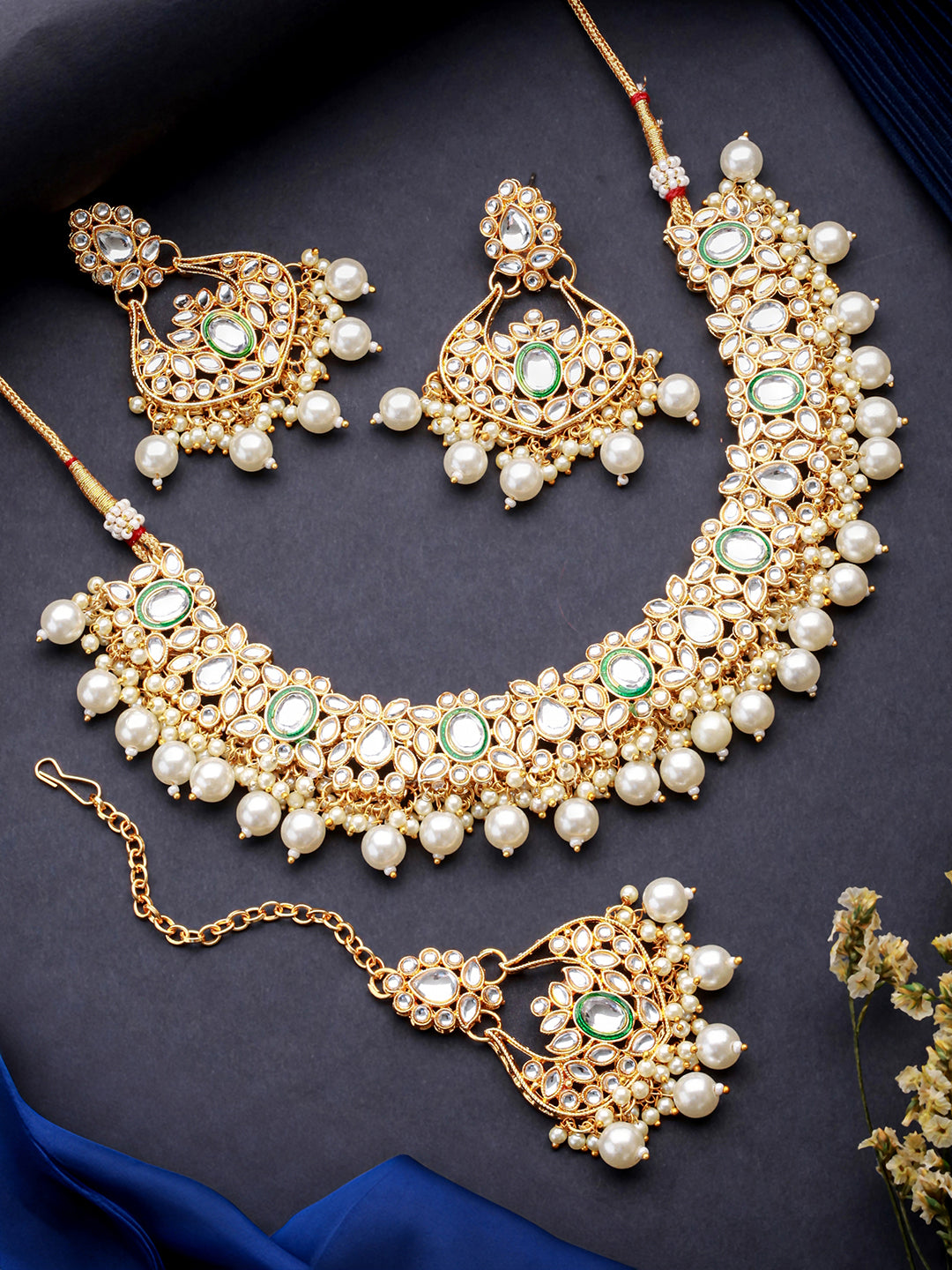 Gold Plated Kundan Studded & Beaded Jewellery Set With Maangtikka