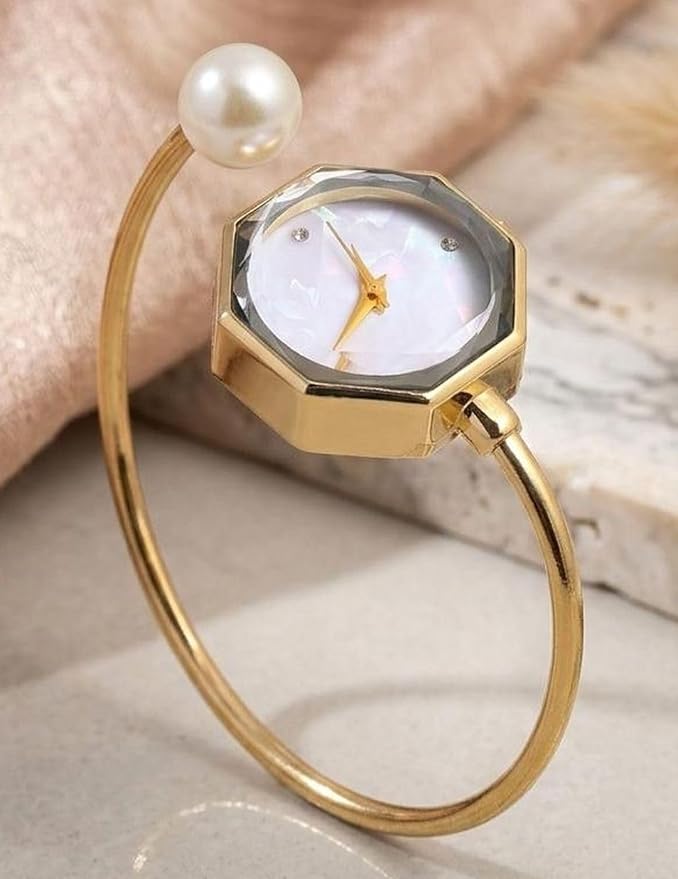 Serpentine Snake Watch, Red | Spiral Bracelet, Roman Number Dial, Quartz Movement, Waterproof, Luxury Metal Bezel (Copy)