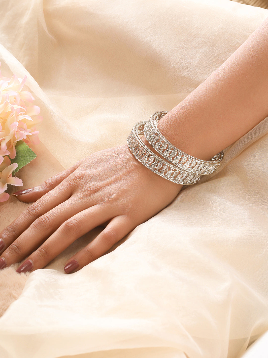 Set Of 2 Silver-Plated Leaf Shaped Bangles - Jazzandsizzle