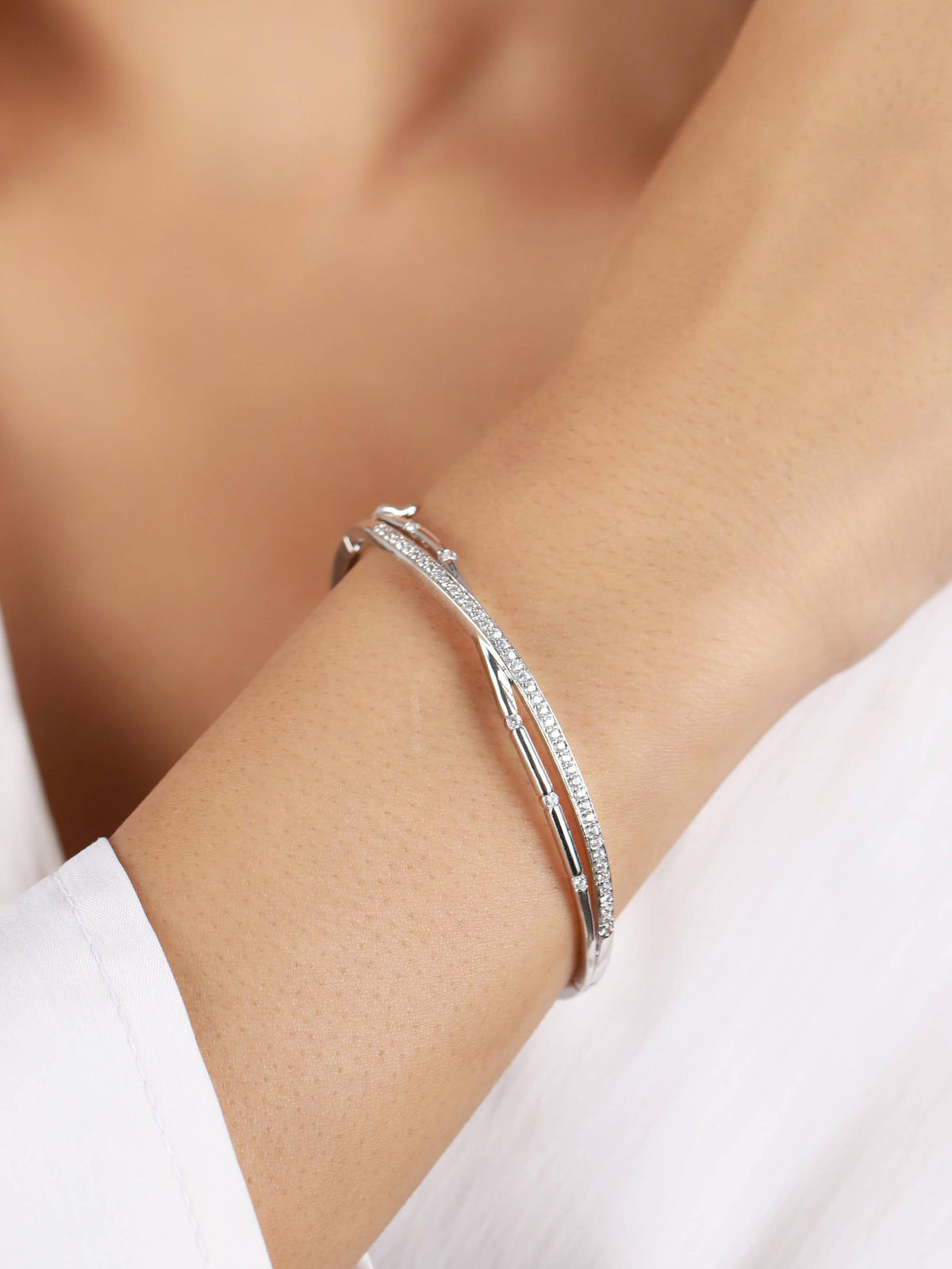 Jazz And Sizzle Silver-Toned & White American Diamond Handcrafted Silver-Plated Bracelet - Jazzandsizzle