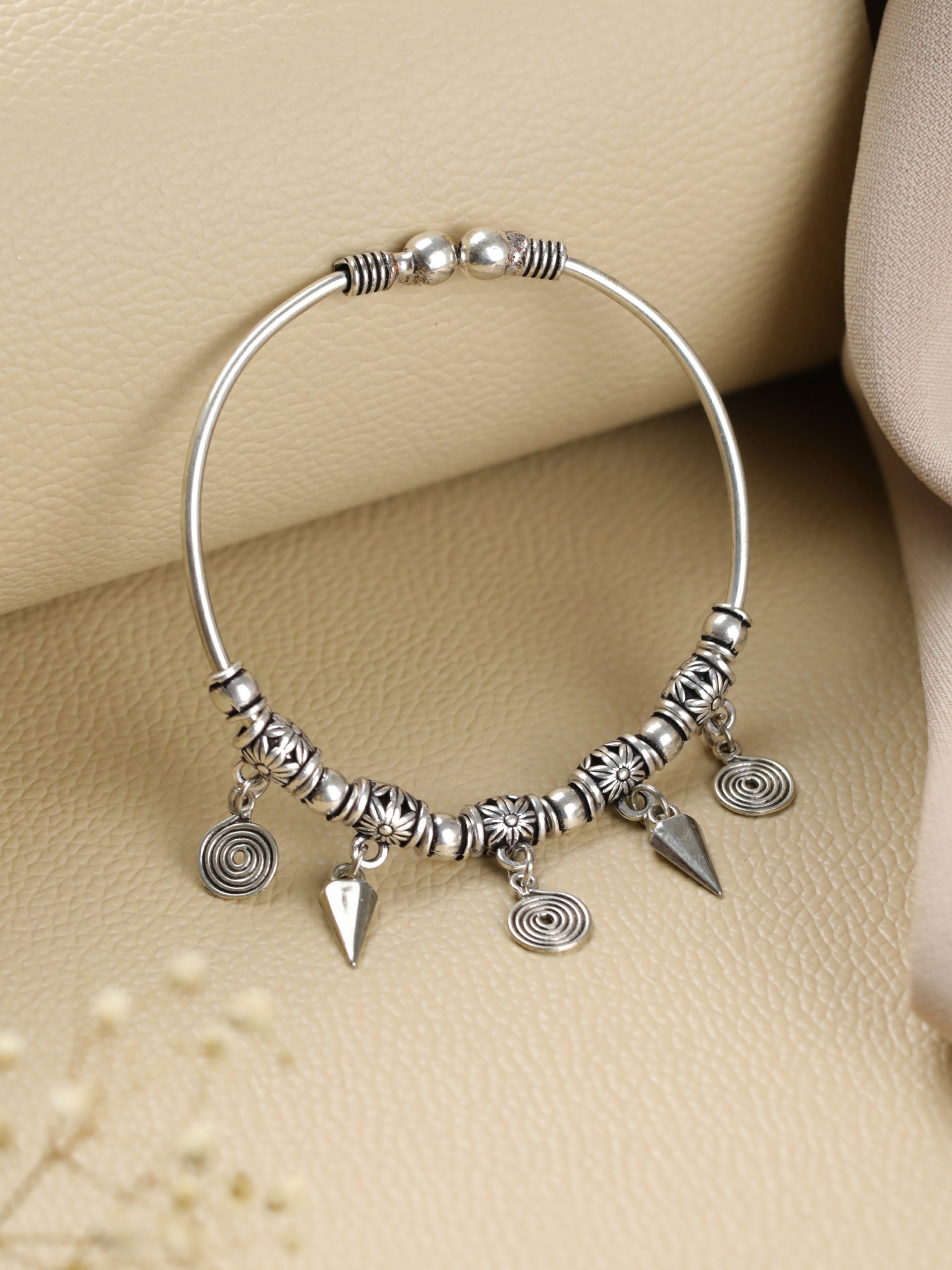 Women Oxidised Silver-Toned & Oxidised Tribal Brass Circular & Diamond Shaped Charm Bracelet - Jazzandsizzle