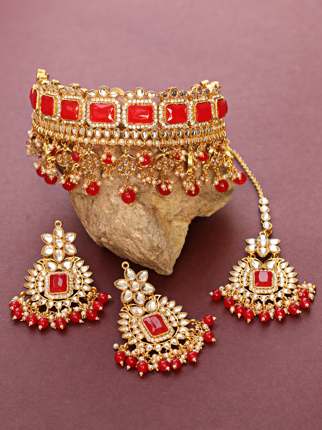 Mahroon Gold-Plated & Pearl Beaded Kundan Choker Necklace, Earring & Maangtikka Set - Jazzandsizzle