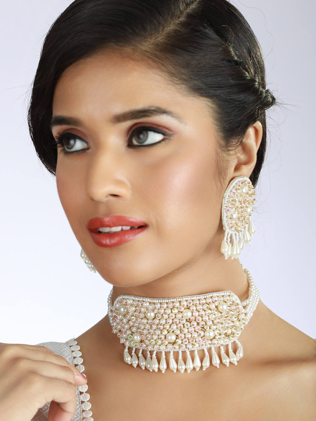 White Pearls Beaded Choker Handcrafted Necklace Set - Jazzandsizzle