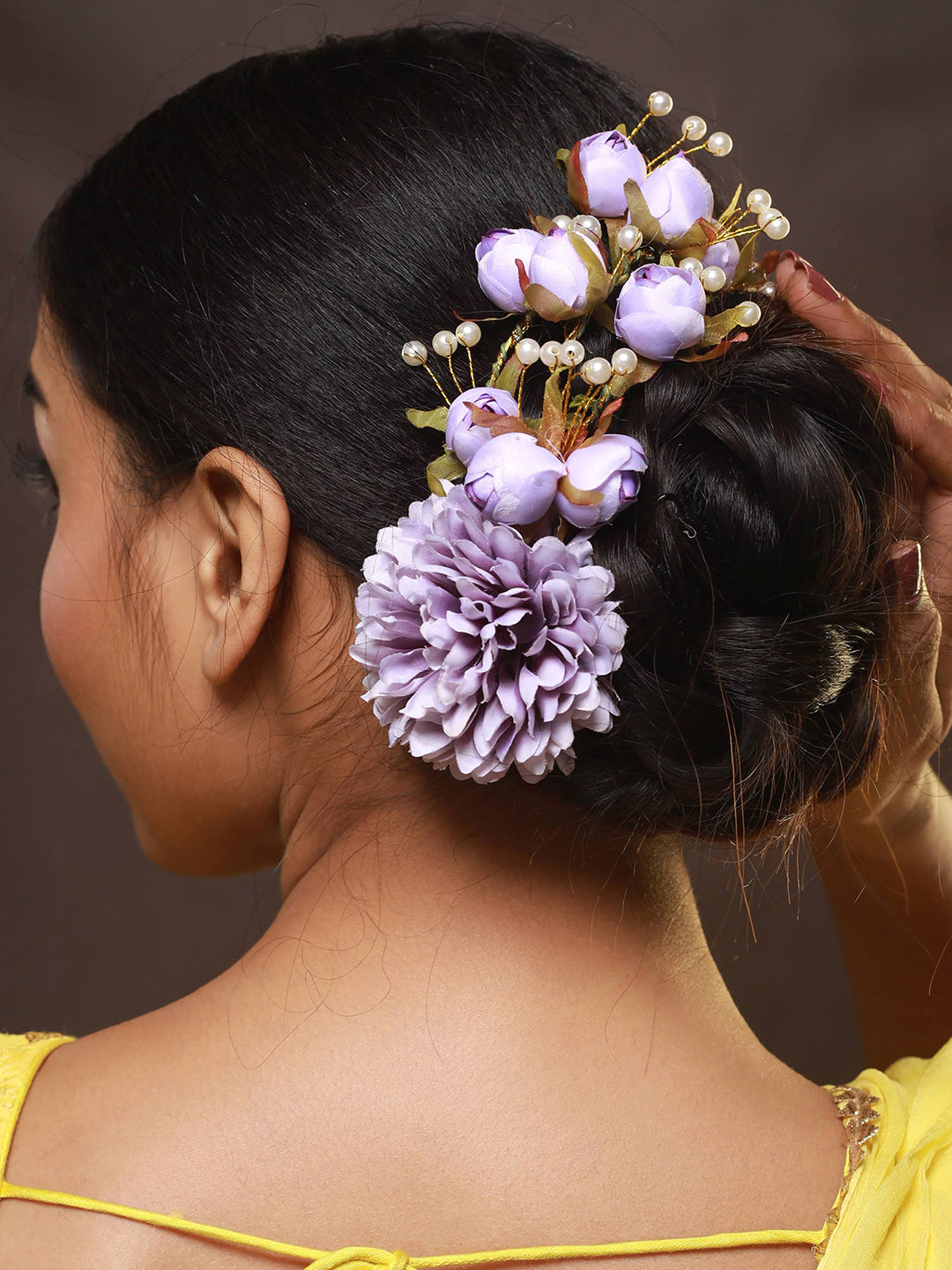 Women Mauve Embellished Artificial Flower & Pearl Beaded Gajra Designed Hair Pin - Jazzandsizzle