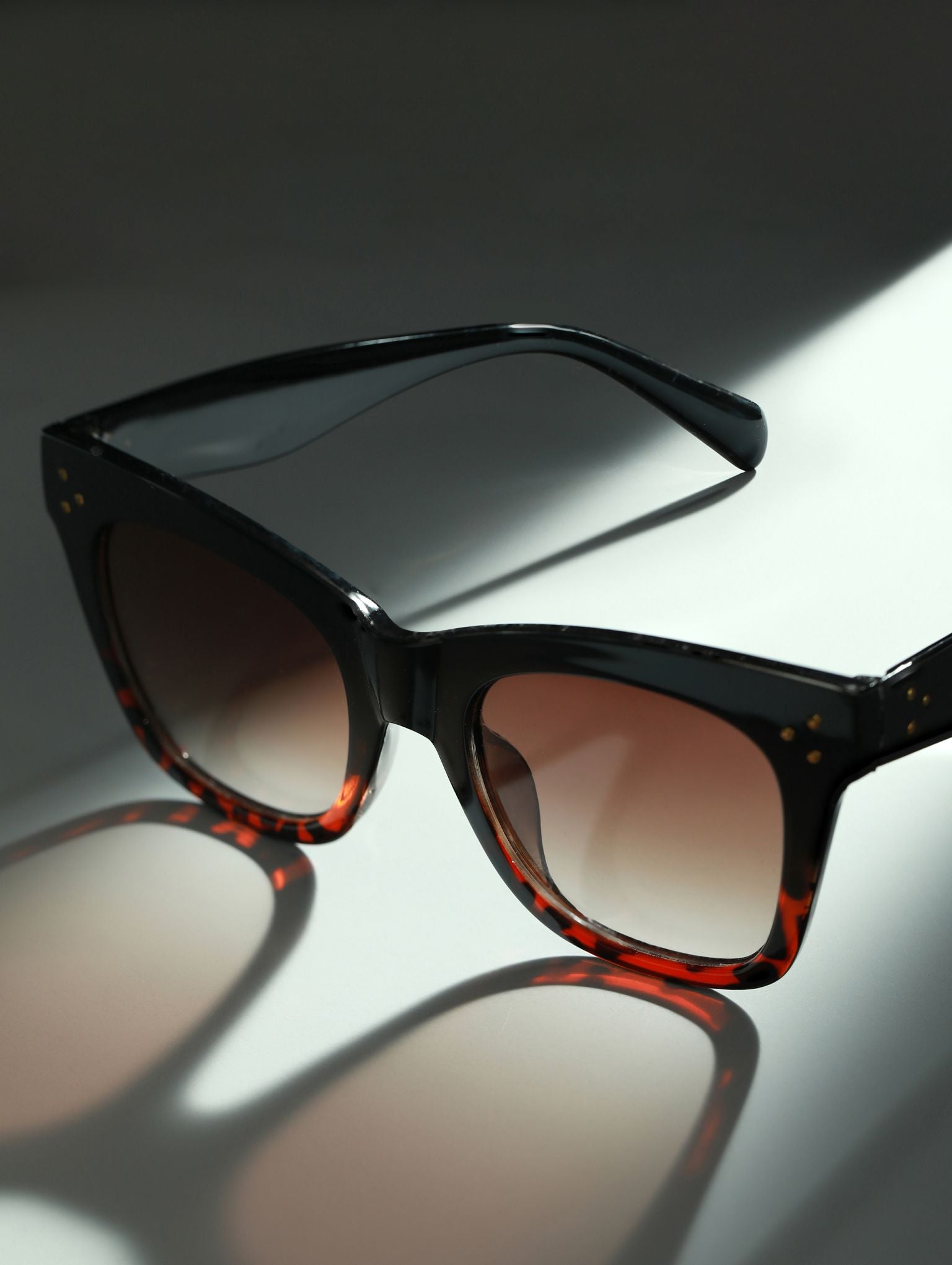 Vintage Retro,Oversized Abstract Women Sunglasses UV400 Protected Large Size - Jazzandsizzle