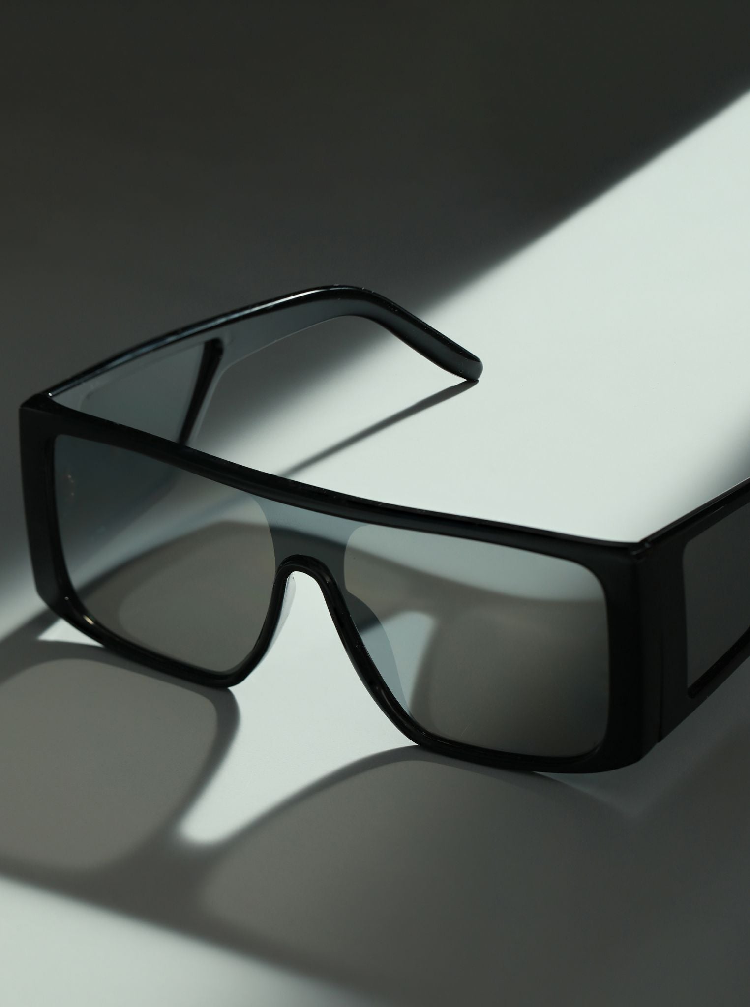 SHAHID KAPOOR Inspired UV Protection Oversized Mens Sunglasses - Jazzandsizzle